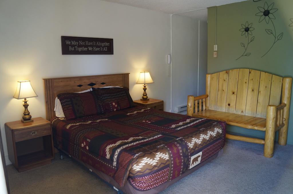 פנגואיץ' Canyon Lodge Motel חדר תמונה