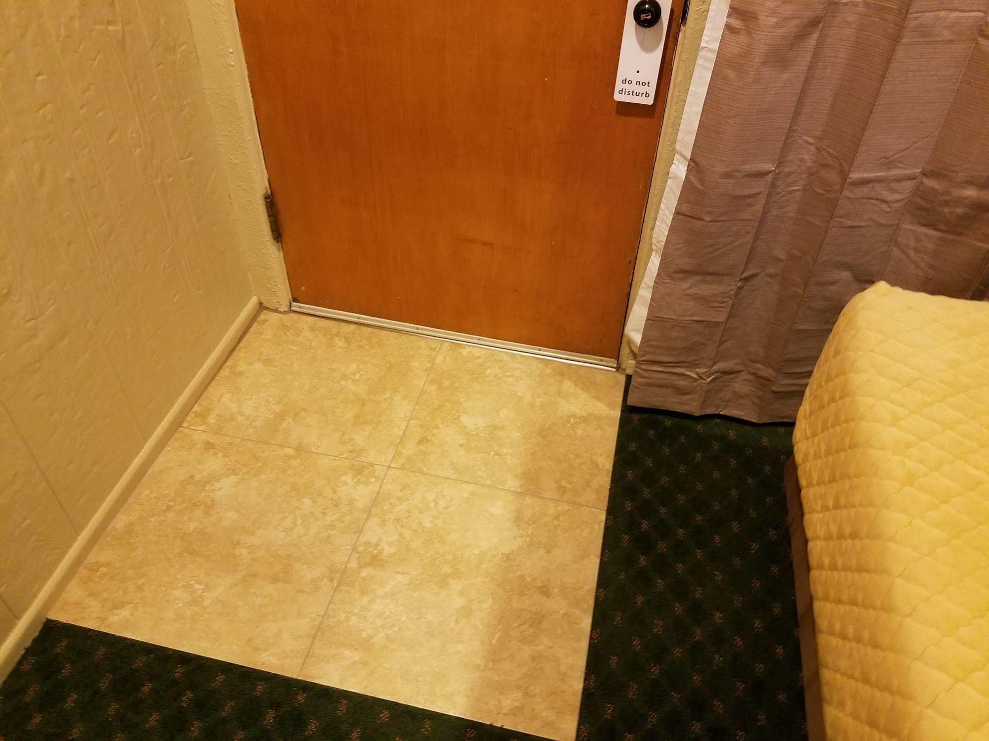 פנגואיץ' Canyon Lodge Motel מראה חיצוני תמונה